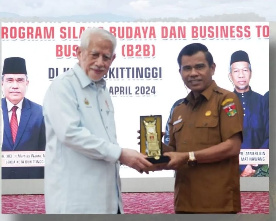 Wali Kota diwakili Sekretaris Daerah Kota Bukittinggi Martias Wanto  terima kunjungan Pelancongan Kebudayaan Pusat Penerangan Pelancongan Negeri Kelantan 